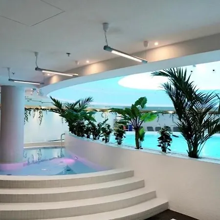 Daire Hanza Tower 2bdr & Sauna & Pool & Jacuzzi